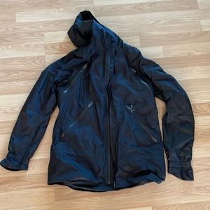 Lululemon size 8 rain jacket